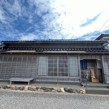 ゲストハウス黒島 Anamizu Exteriör bild